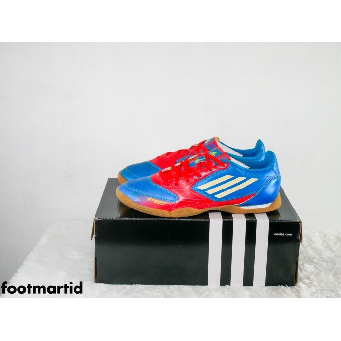 SEPATU FUTSAL ADIDAS F5 IN ORIGINAL BIRU V23942 STOK LAMA