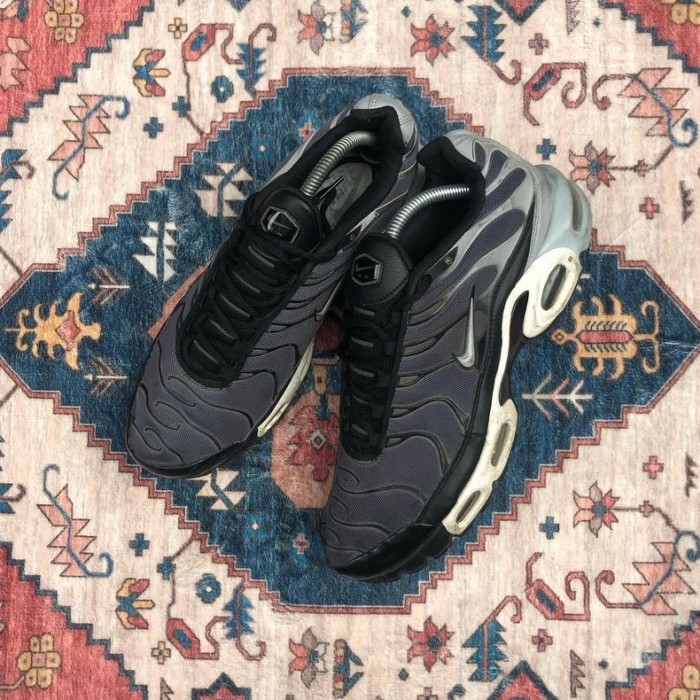 NIKE AIRMAX PLUS TN