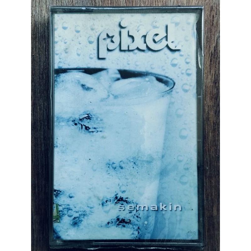 kaset pita pop pixel semakin