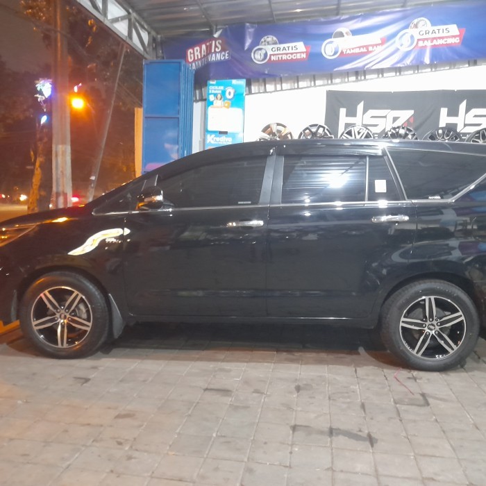 paket velg racing mobil innova r17 velg ban 235 55 R17