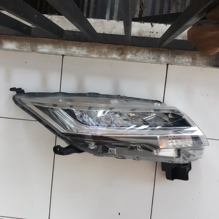 {Bekas} Headlamp Daihatsu New Terios Murah