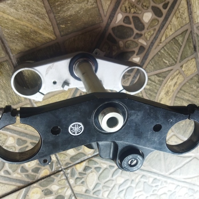 {Bekas} limbah moge triple clamp segitiga atas bawah upsidedown yamaha R6r Murah