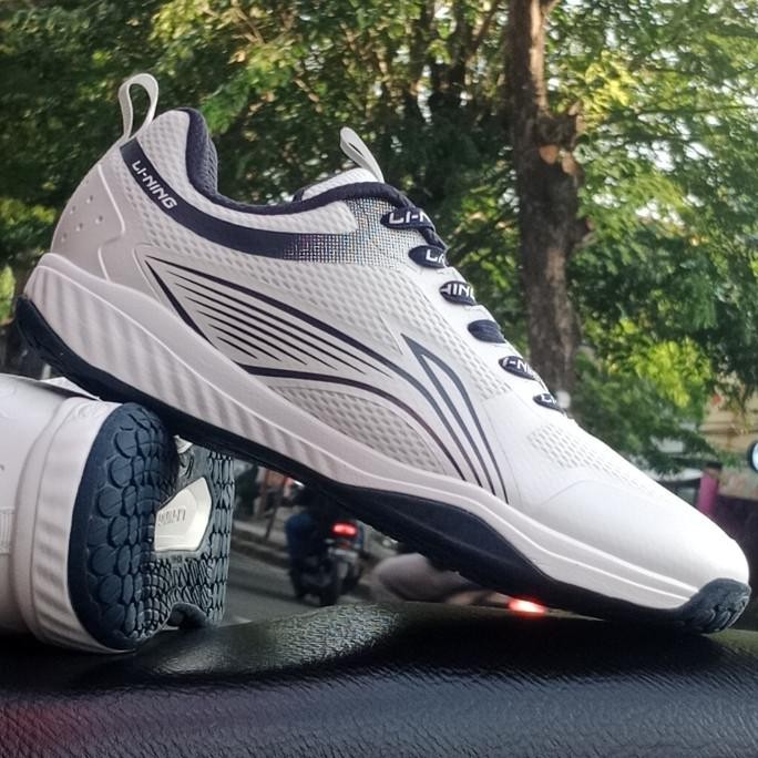 SEPATU BADMINTO LINING UTRA FLY LLL WHITE NAVY 2710T