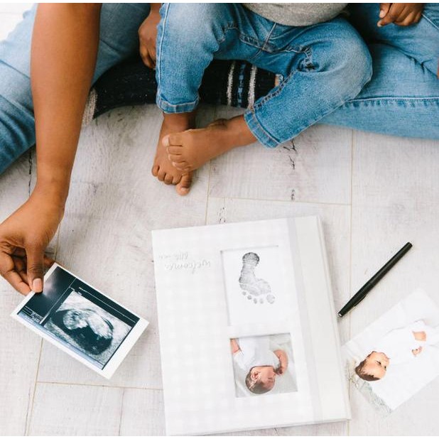 

Pearhead Gingham Baby Book - Buku Jurnal Album Memory Keep