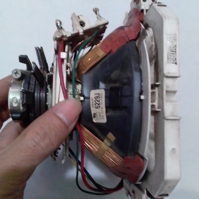 KONDE YOKE DEFLEKSI TV SLIM 6229J