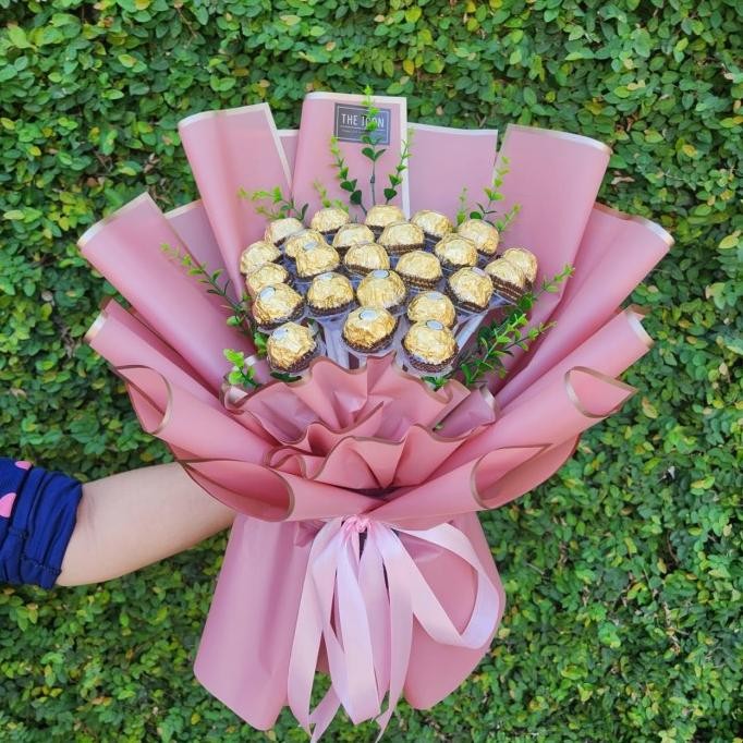 

Diskon! Ferrero bouquet / buket ferrero / buket coklat / buket valentine