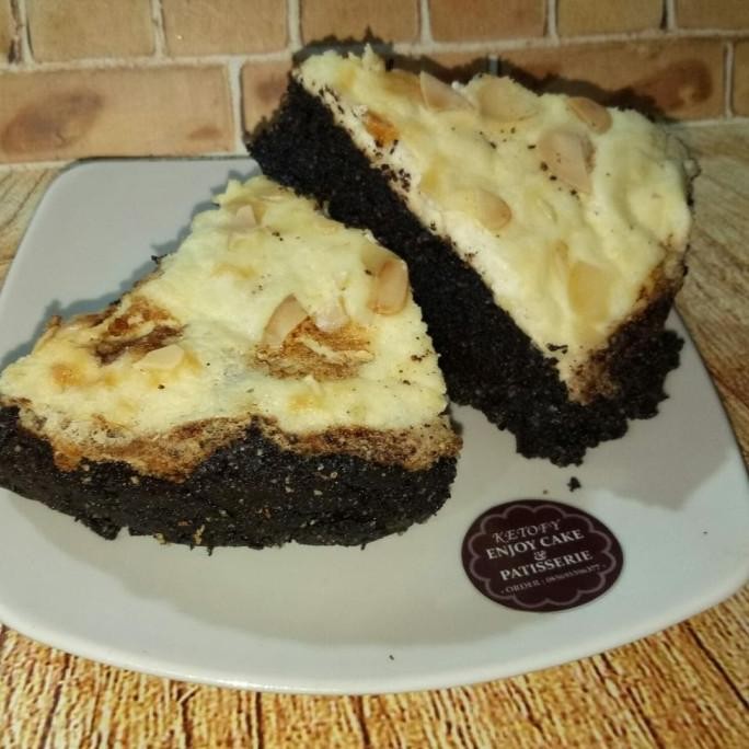 

New Keto Cheese Cake Brownies (1 Slice, Only 1.5 Net Carbs)