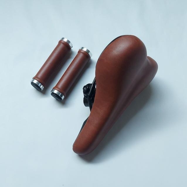 Sadel Dan Grip Sepeda Coklat Klasik Vintage