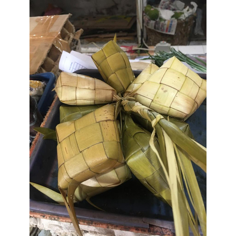 

Ketupat daun kelapa 10 pcs