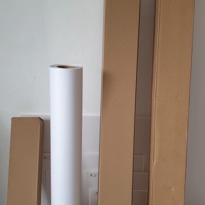 

Laminasi Dingin 140 gsm 60" ( 1,52 m x 46 m ) Matte / Glossy