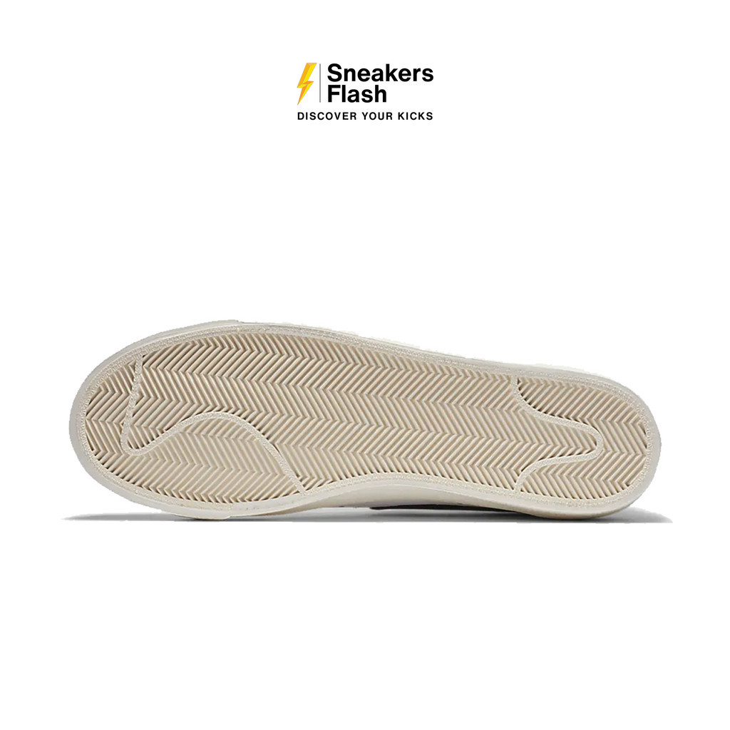 NIKE Blazer Low 77 Vintage White Sepatu Sneakers Pria - DA6364101 - Size 44.5