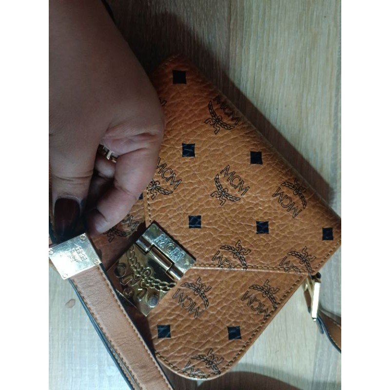mcm second preloved beli 1 free 1
