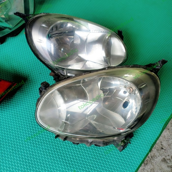 head lamp lampu depan Nissan march