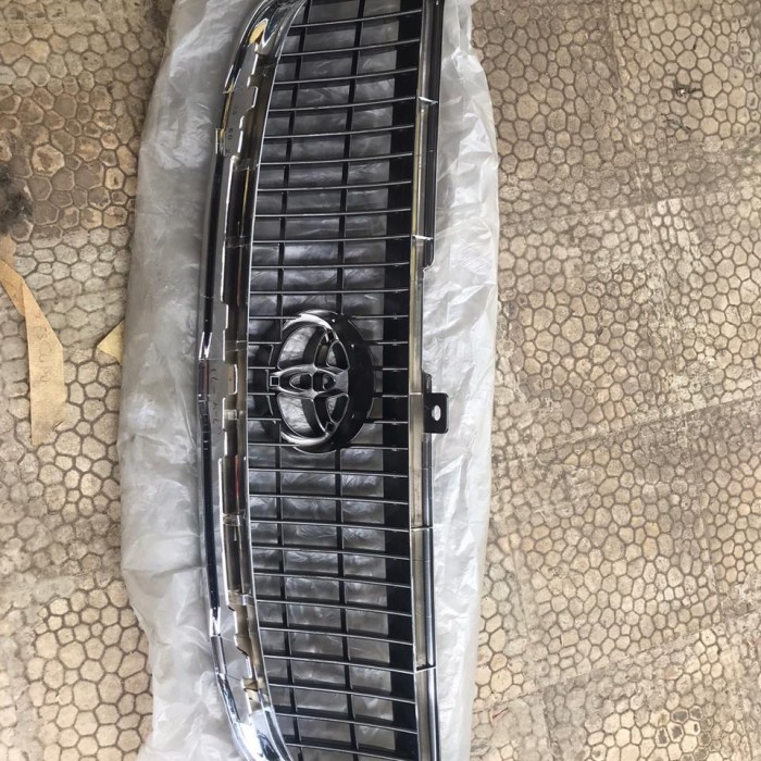 grill toyota Altis 2001 2004