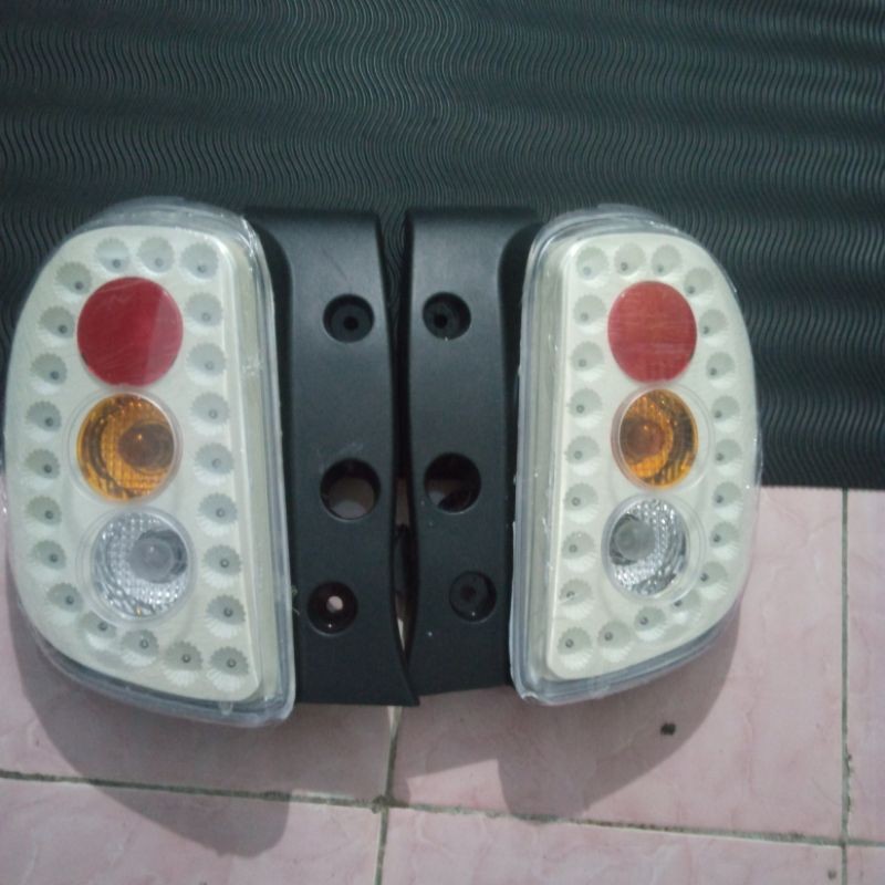 Stoplamp Nissan March