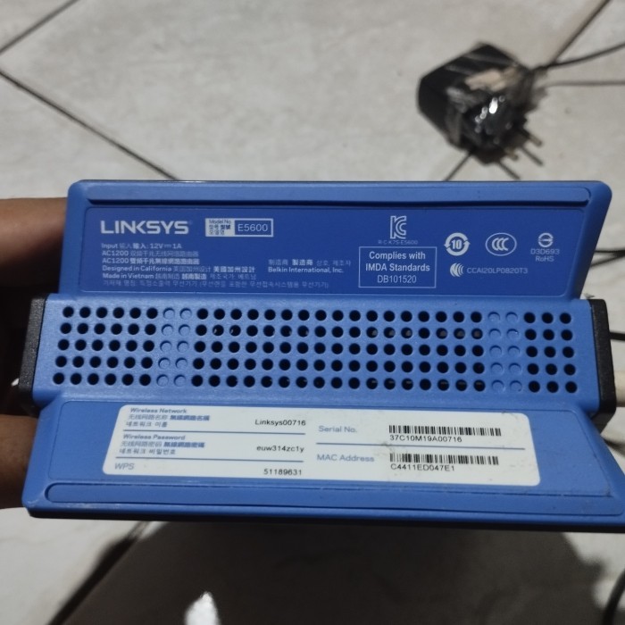 Linksys E5600 Router (rusak)