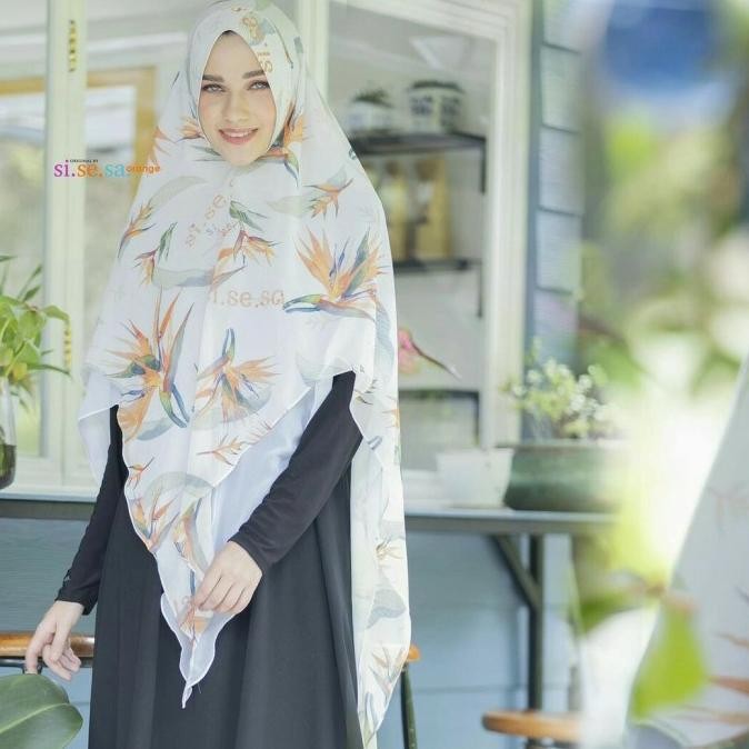 Khimar sisesa saleena broken white