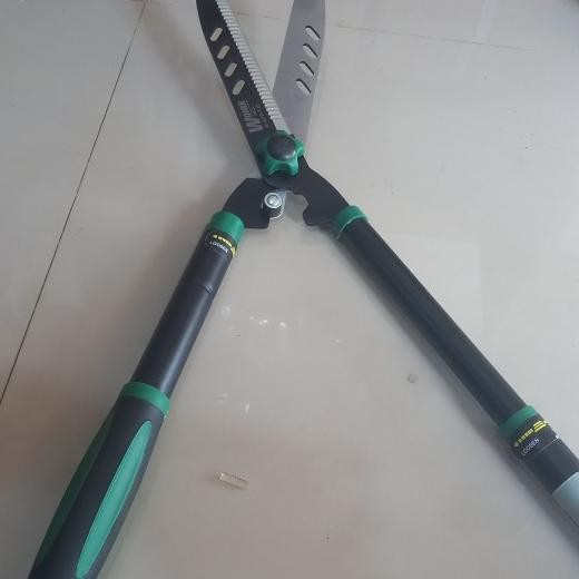 Gunting Rumput Besi Tajam Gunting Pagar Taman Jumbo Gagang Besi Besar