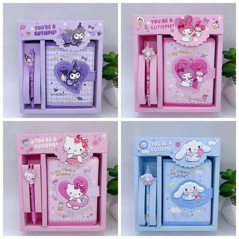 

Boneka Anak Paket Buku Tulis 2in1 Notebook Kuromi / Buku Tulis Anak Magnet/Memo & Pen Kuromi Melody