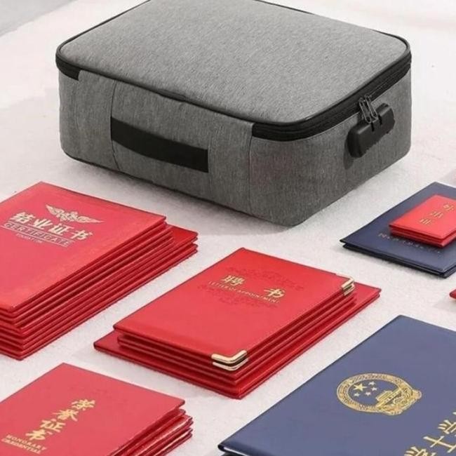 

TAS DOKUMEN ANTI AIR PASSWORD TRAVEL BAG 3 LAYER PENYIMPANAN DOKUMEN