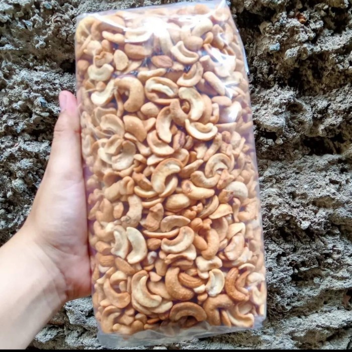 

BOOM SALE kacang Mede patahan matang 1 kg