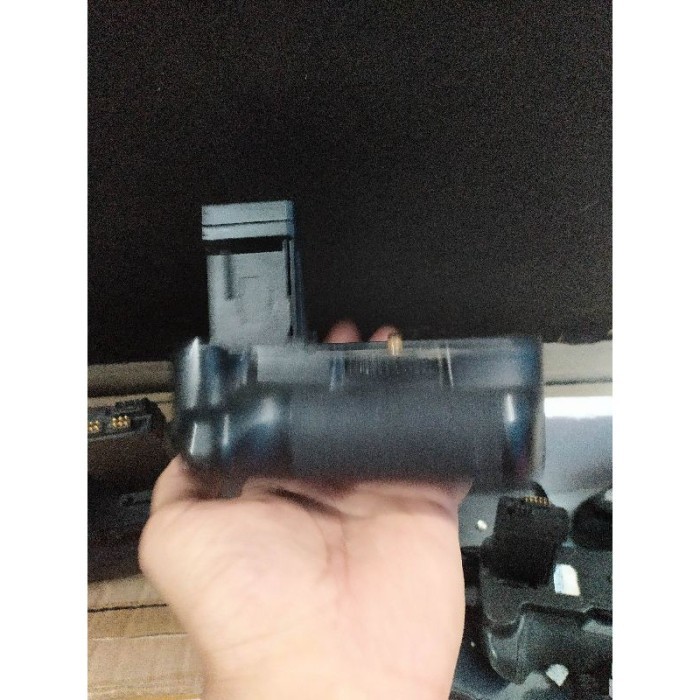 Battery Grip Bg For Lp-E10 Canon Eos 1100D 1200D 1300D T3 T5 (Copotan)