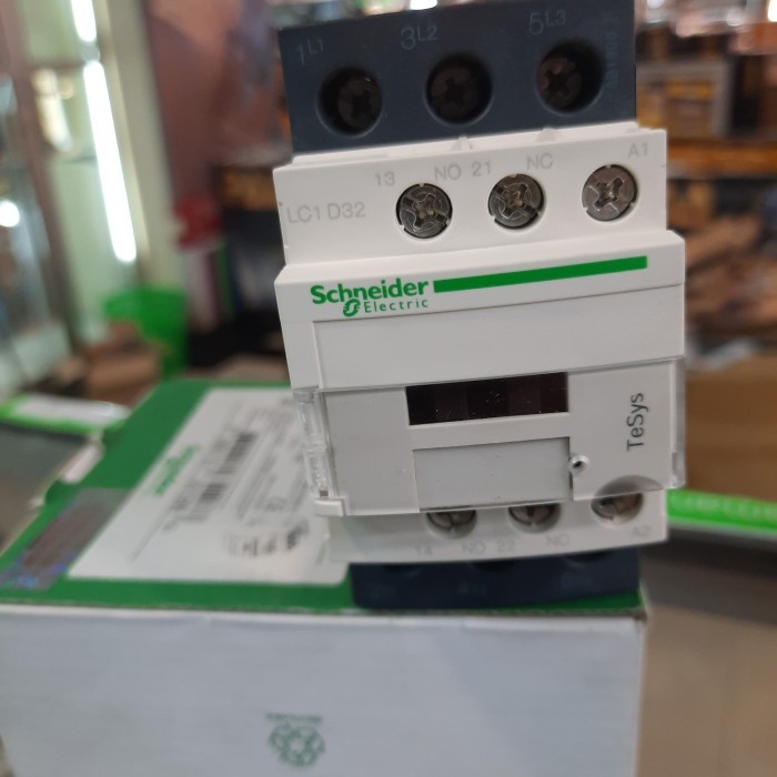 Kontaktor Lcid32M7 3P 50A Coil 220Vac Schneider Original