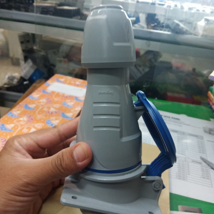 Panel Mouting Legrand 1Phase 32A 3Pin Ip44