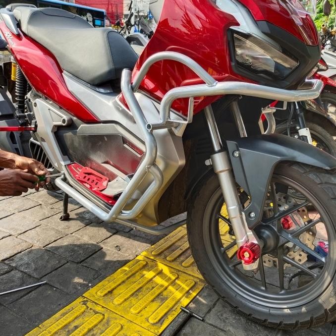 Crashbar AMS model Brixton for ADV 150