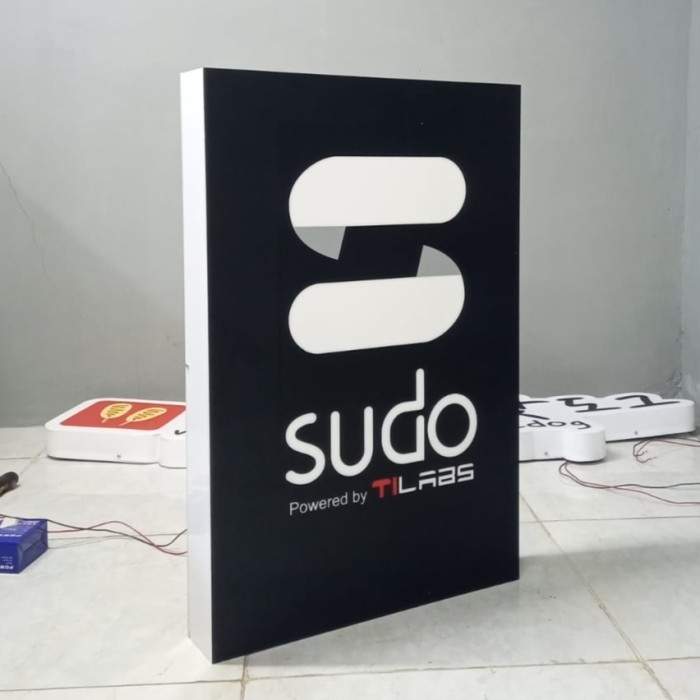 

Neon box bentuk kotak ukuran 70cm x 50cm - 2 sisi