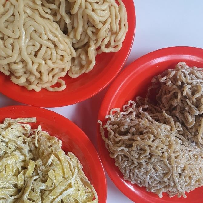

PROMO Bakmi Tiga Marga Fresh (kecil, lebar, karet) 10pcs / 1kg