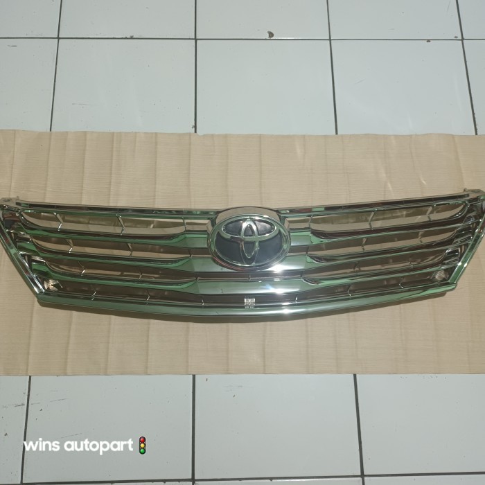 grill depan toyota innova grand 2012-2013 original