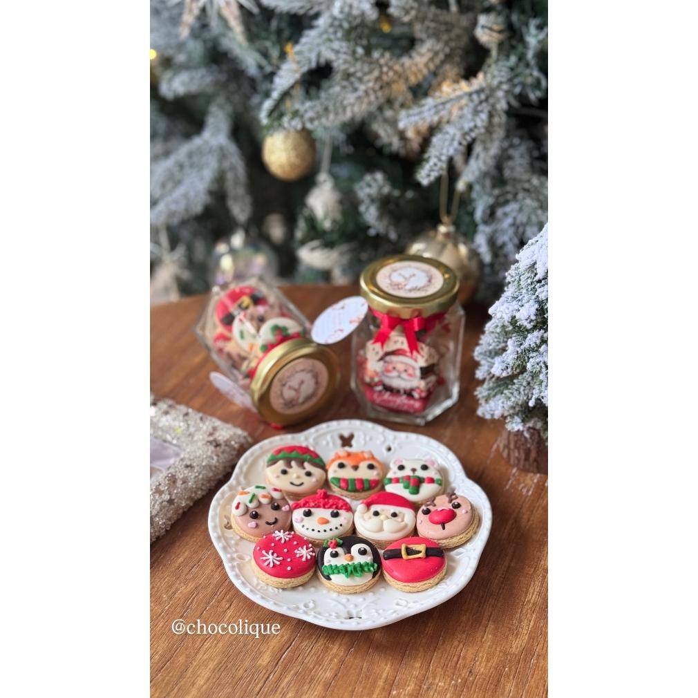 

Decorated Cookies in Jar / Christmas Cookie Jar / Hampers Cookies Natal