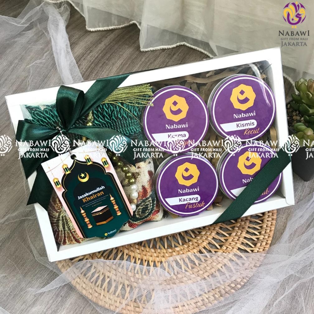 

Hampers Gift Hajj Premium Oleh Oleh Haji dan Umroh Khas Arab 6in1 Souvenir Oleh Oleh Haji Umroh