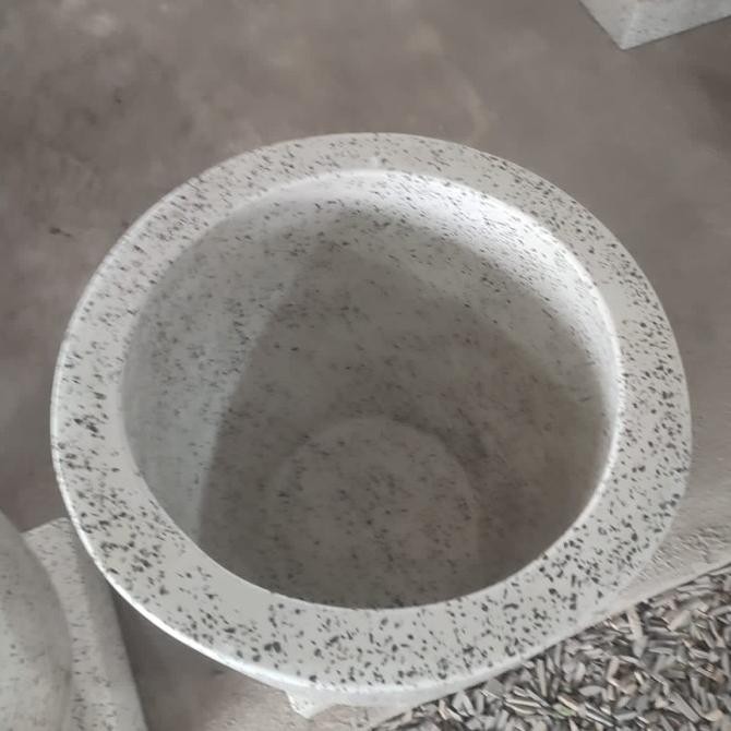 Bak mandi / Gentong teraso minimalis