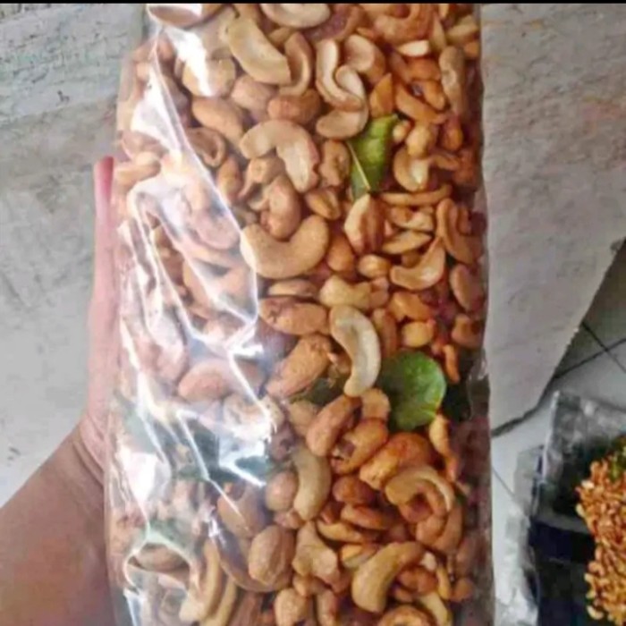 

Ready Kacang Mete Patahan Matang 1Kg