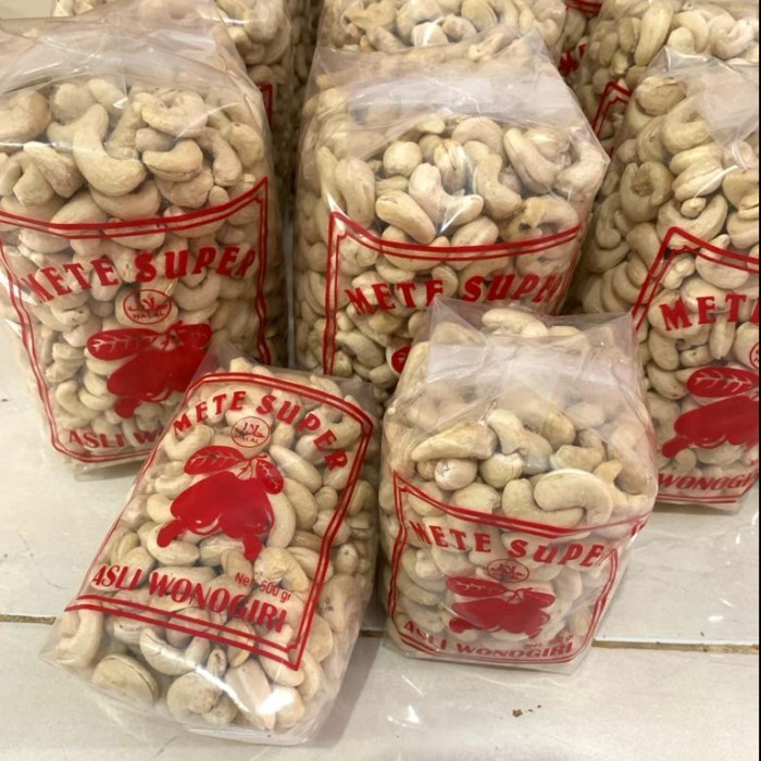 

Ready ( Cod ) Kacang Mete Mede Mentah Fresh Mete Asli Wonogiri 1 Kg
