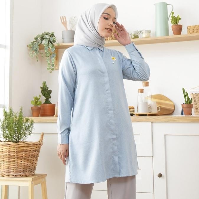 

BLUE- WULFI ATASAN KEMEJA TUNIK DAY TO DAY KATUN COTTON MADINAH TIFFANY BLUE