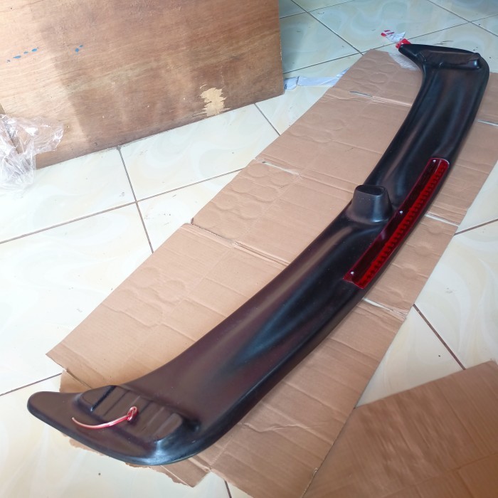 SPOILER FORD LASER PLUS LAMPU
