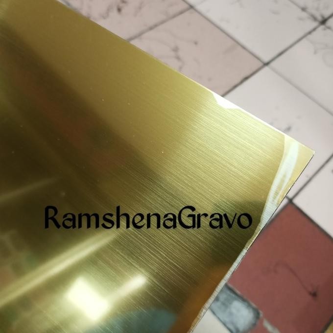 

TERLARIS - Bahan grafir/gravoply/name tag/panel/hairline gold/silver 60x120cm 1.5