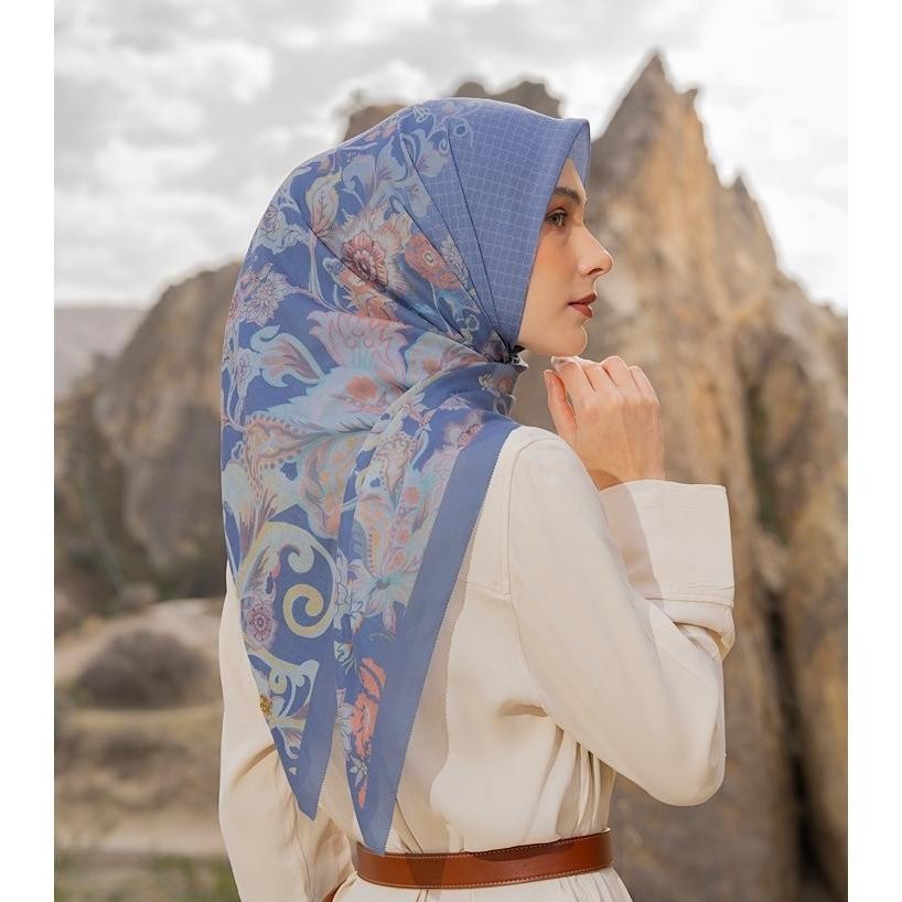 Heaven Lights - Maresha Scarf - Hijab Motif Segi Empat Wanita
