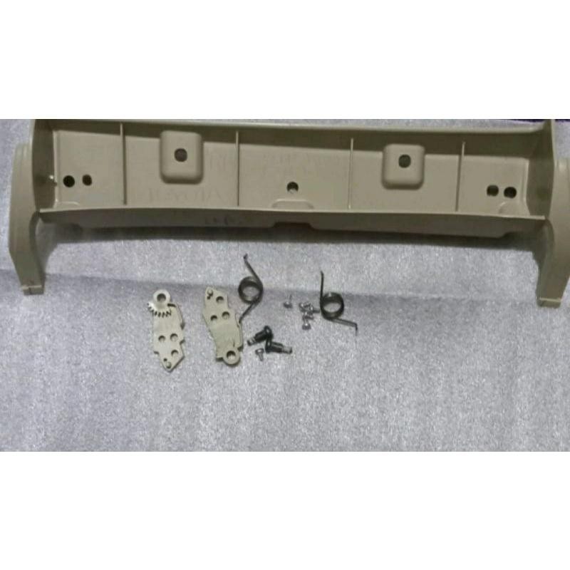 Breket Laci Innova 2005 -2014 Breket Tutup Laci Innova Lama Original