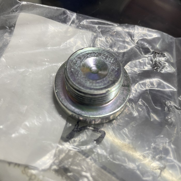 baut pembuangan oli transmisi datsun go