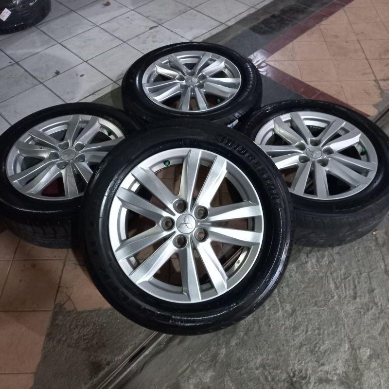 Velg Copotan Mobil Outlander Ring 17 Ban Bridgestone 215 65 R17 Pcd 5X114 Lebar 6,5 Et 46 Serena Out
