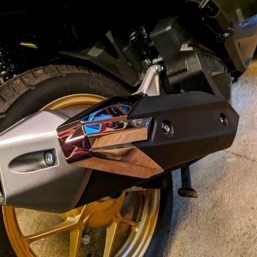 TAMENG KNALPOT DAN GARNISH COVER KNALPOT VARIO 125/150 NEW 2018 - 2021
