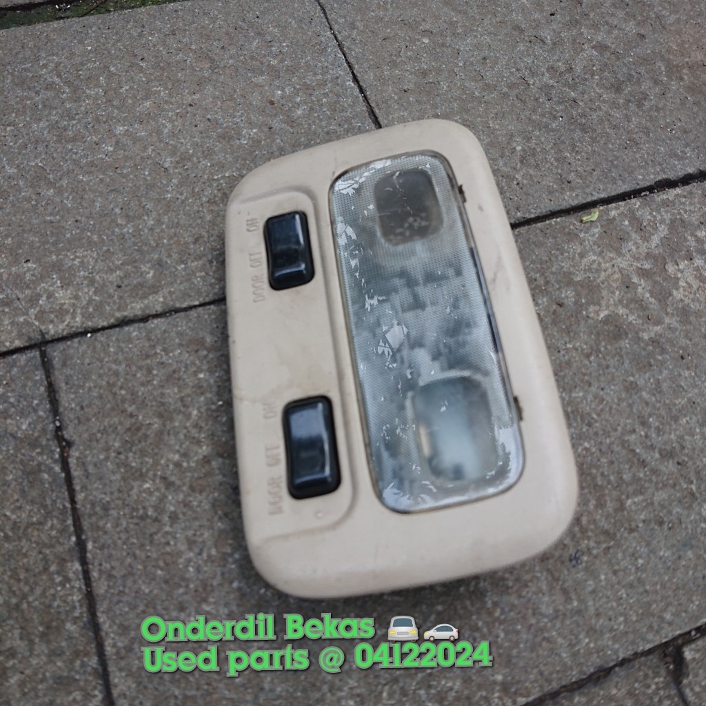 lampu interior depan nissan serena c24