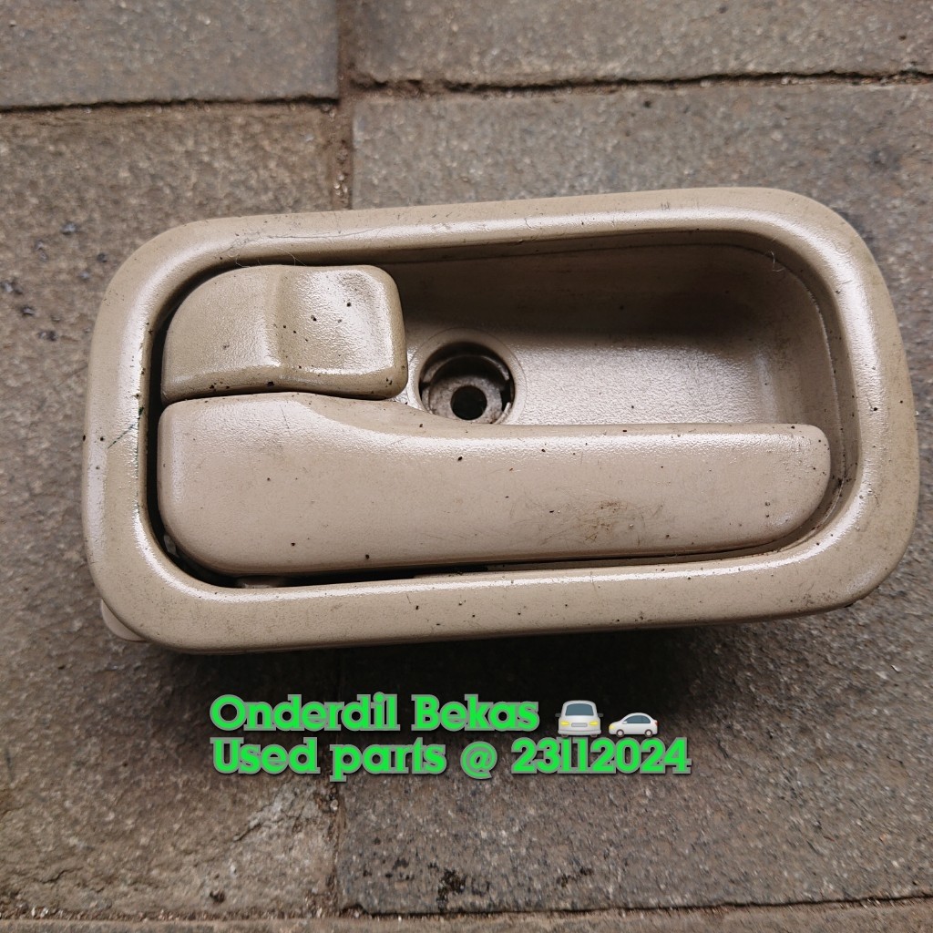 Handle pintu  kiri LH  nissan serena c24