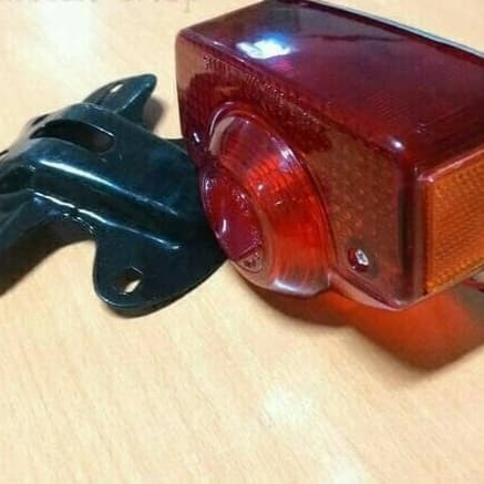 MOXER LAMPU BELAKANG/STOP/STOPLAMP MATA KUCING CB100/125 RETRO/CLASSIC BISA COD