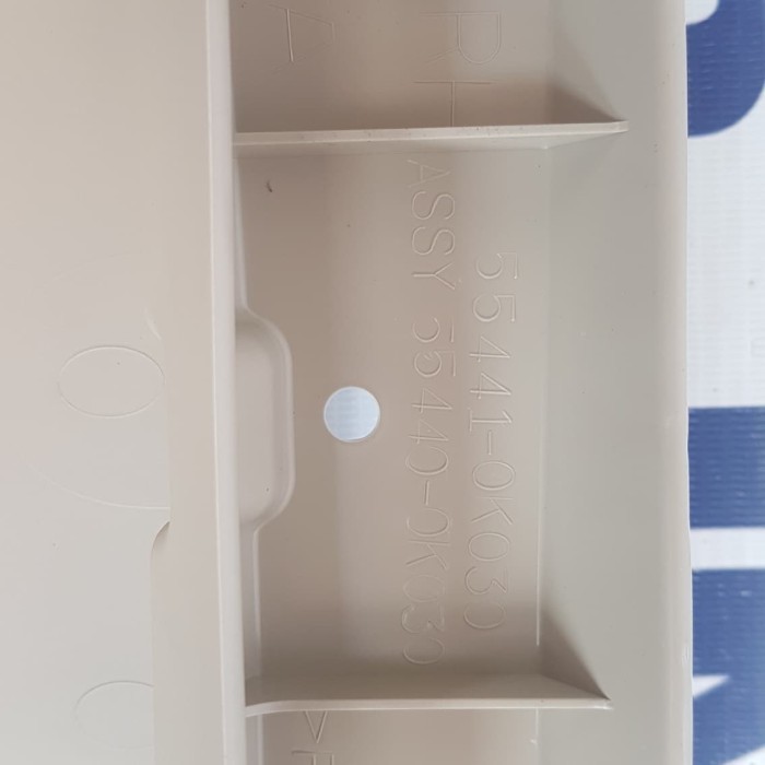 Terbaru Tutup Laci Atas Dashboard Innova / Cover Laci Atas Innova