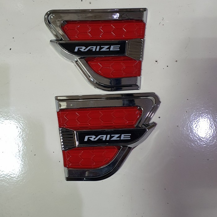 Emblem Side Ventilator Merah List Chrome Toyota Raize